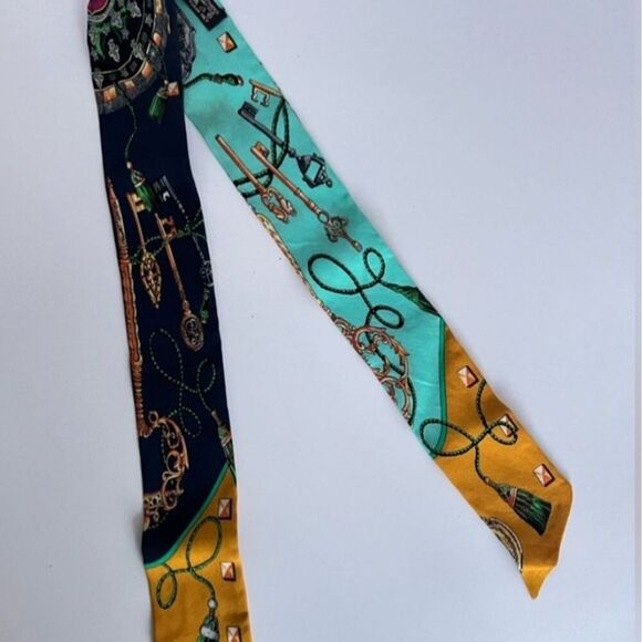 Hermès Women's Maxi Twilly Silk Scarf Blue Geometric Pattern - Picture 1 of 3